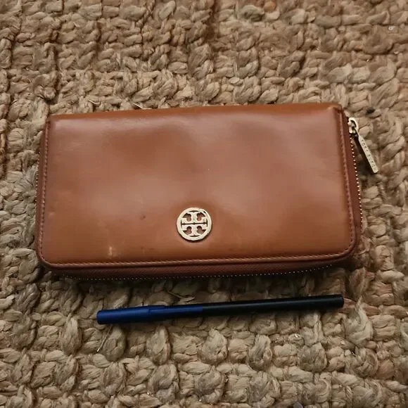 Tori Burch Wallet - Picture 6 of 6